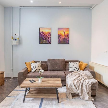 Explore Budapest From A Central Cozy Home & Sweet Retreat Buitenkant foto